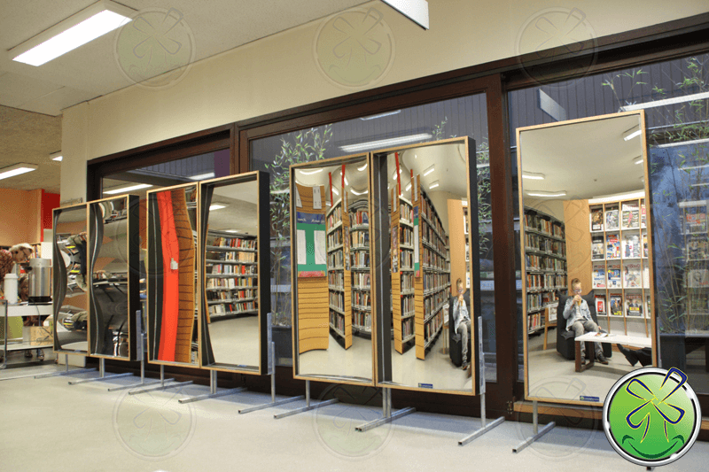 Location de miroirs rieurs en bibliothèque à Grimbergen Belgique.